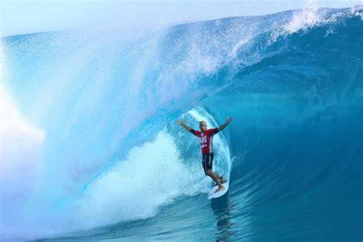 World&rsquo;s best surfers ride wave of success at World Surf League awards