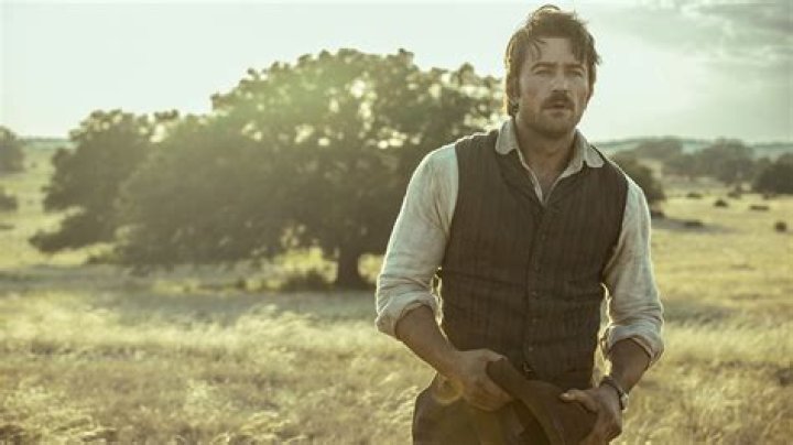 Yellowstone 1923 Brandon Sklenar de Westworld se junta &agrave; s&eacute;rie