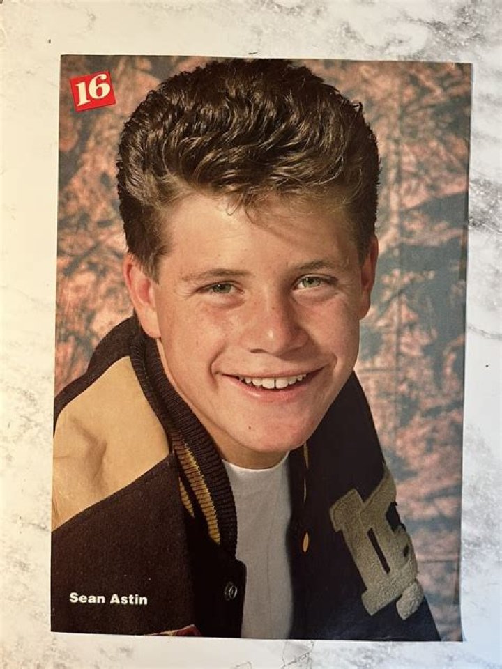 Young Sean Astin at age 16 Acting was all in the family (1988) Click