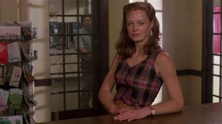Zebradelic Suzy Amis in Plain Clothes