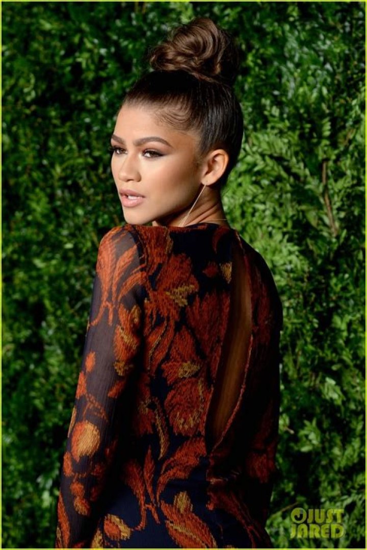 Zendaya 2015 CFDA/Vogue Fashion Fund Awards in New York City &bull; CelebMafia